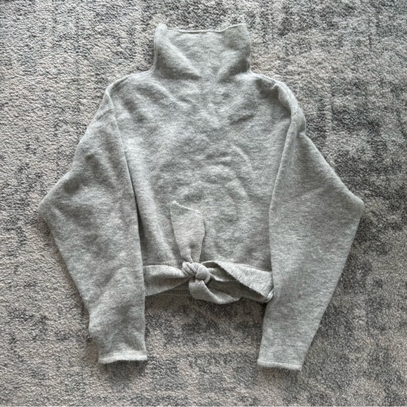 Aritzia Wilfred Lorin Sweater Grey - Picture 1 of 2